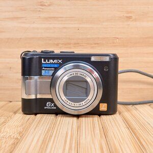 Panasonic LUMIX DMC-LZ5 6MP Digital Camera, 6x Optical Zoom, Made in Japan